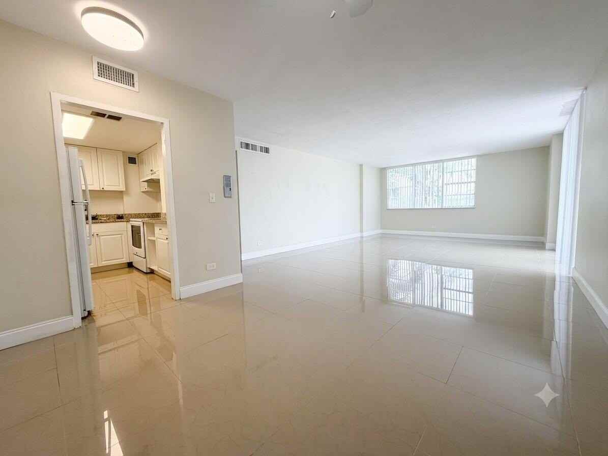 2800 N Flagler Dr #211 - Photo 4 of 22