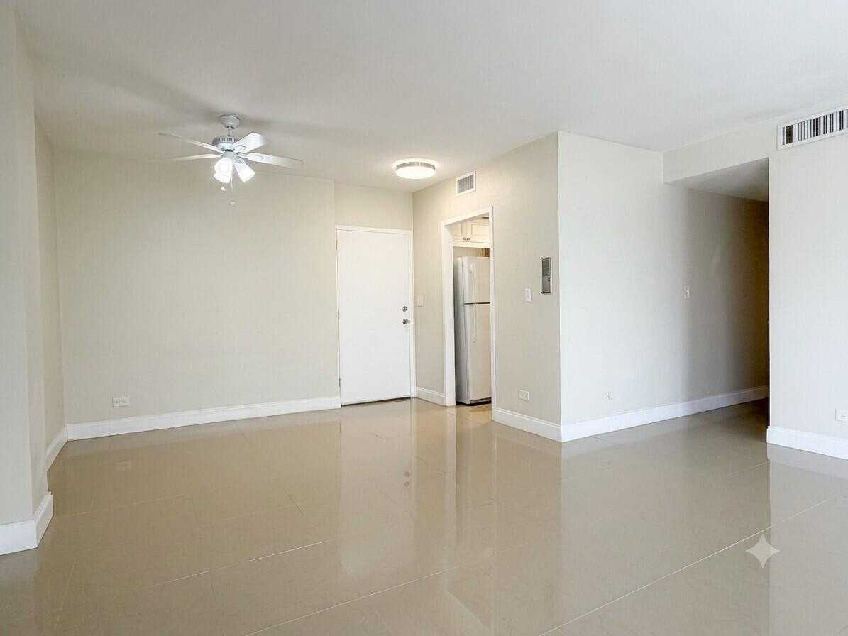 2800 N Flagler Dr #211 - Photo 7 of 22