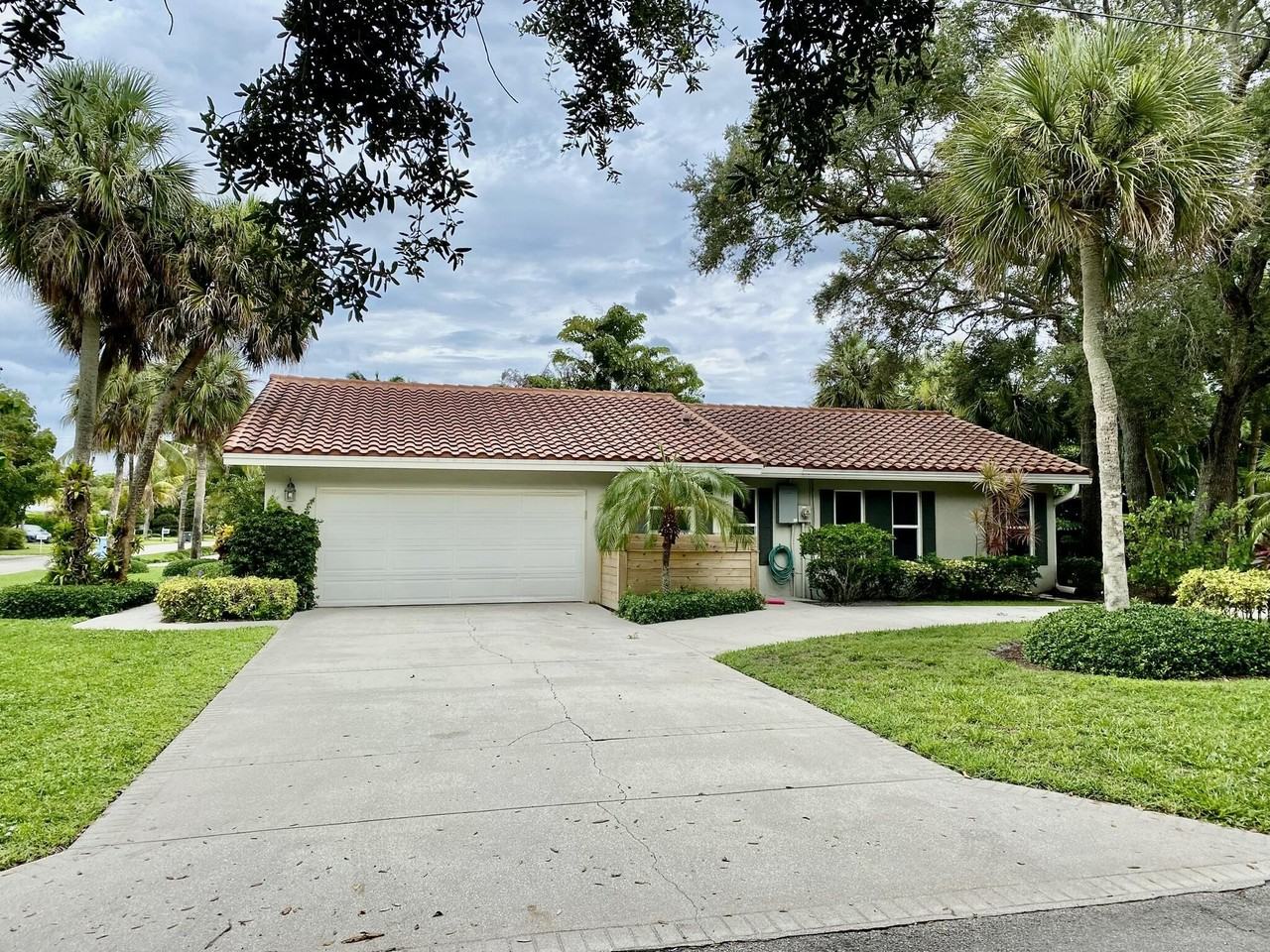1140 Sw 15th St - Photo 3 of 28