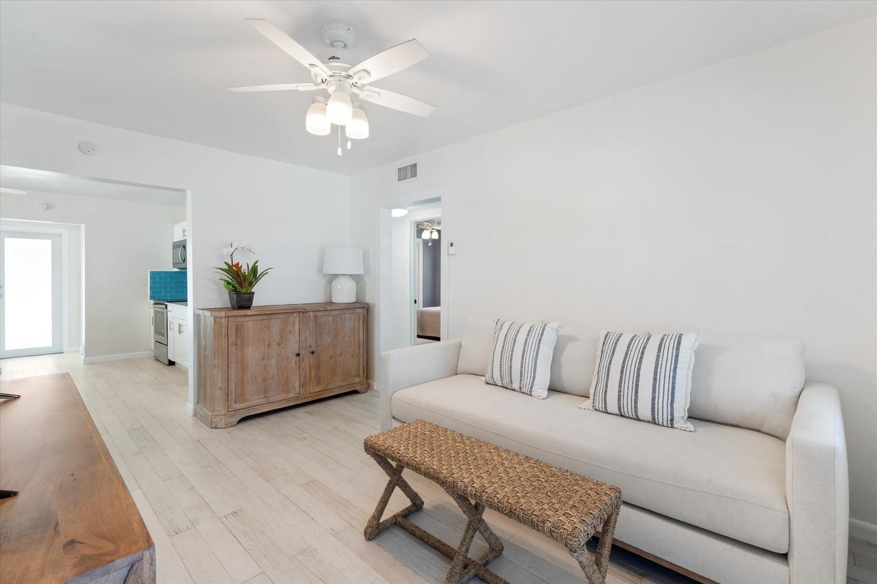543 Ne 3rd Ave - Photo 6 of 35