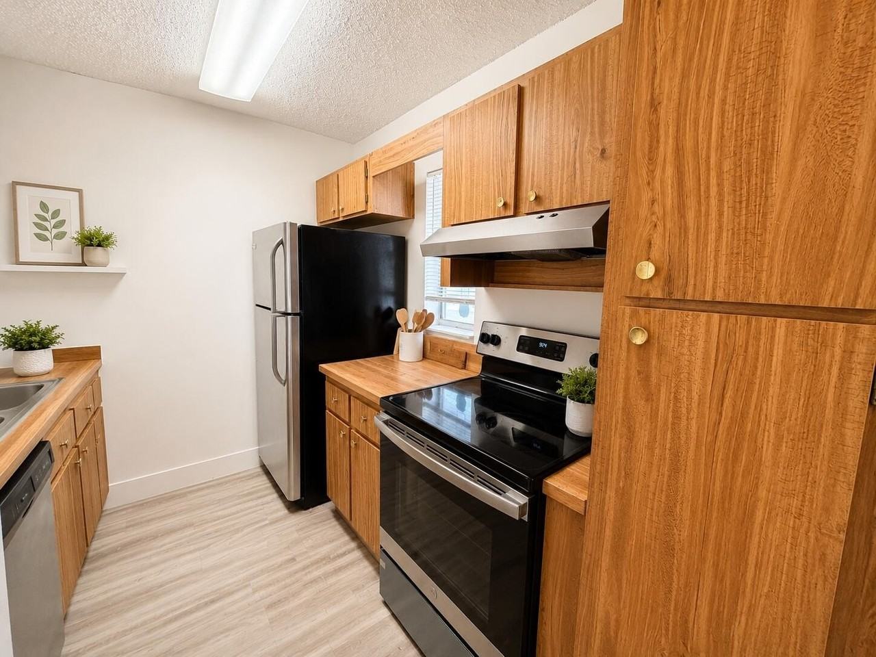 918 Twin Lakes Dr #8M - Photo 6 of 28