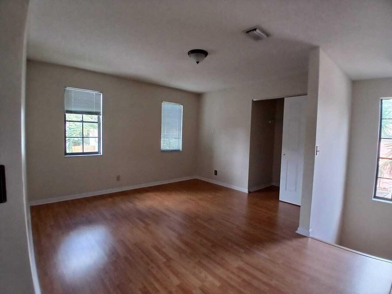 1731 Shoreside Cir - Photo 4 of 27