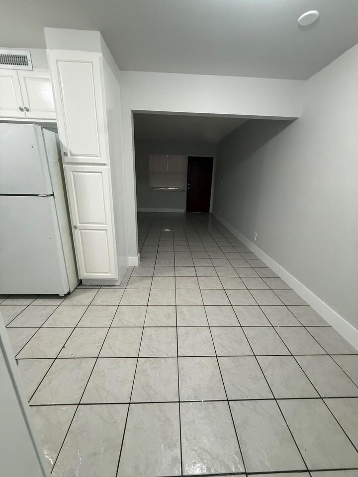 313 Sw 1st Ct #L3 - Photo 6 of 20
