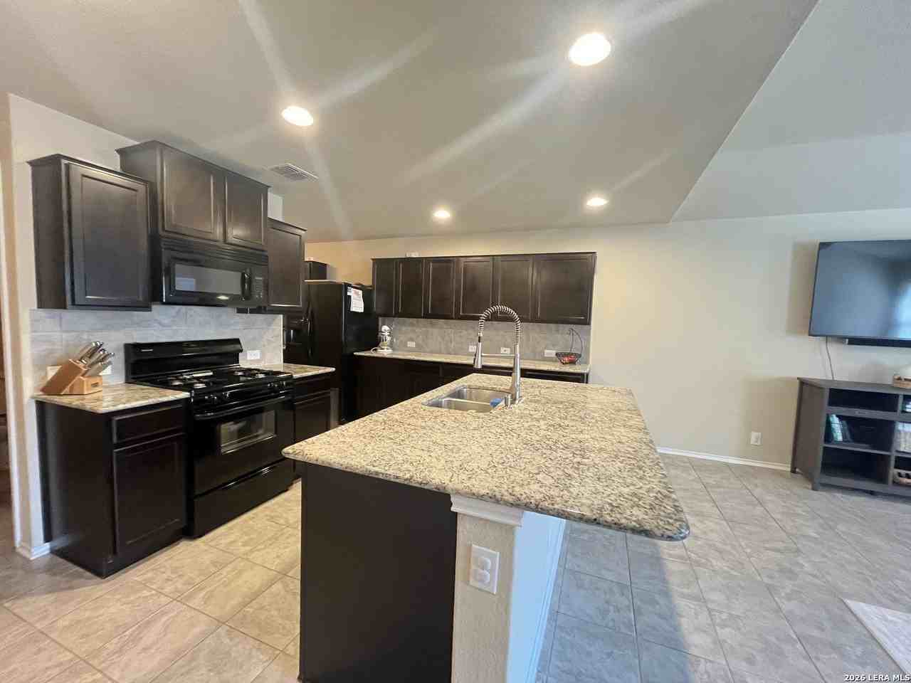 8919 Bowen Br - Photo 3 of 13