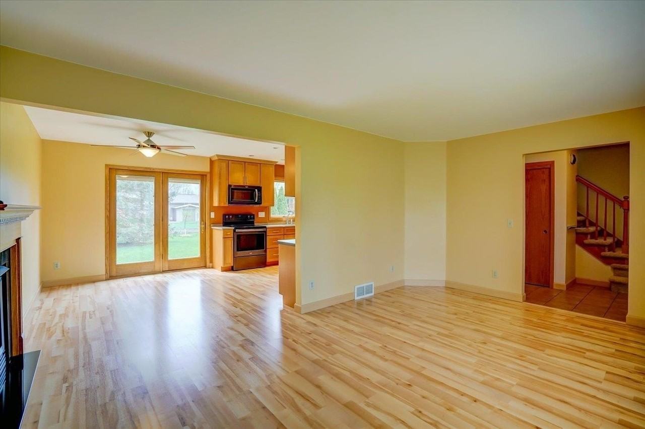 5117 Hackney Way - Photo 4 of 43