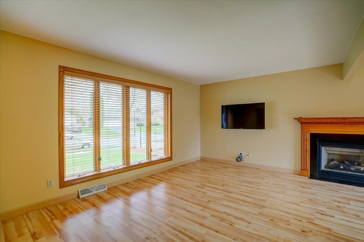 5117 Hackney Way - Photo 6 of 43