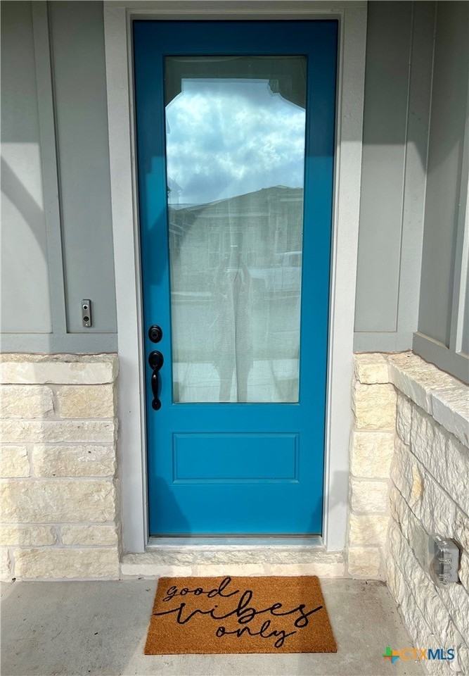 611 N Guenther Ave - Photo 2 of 32