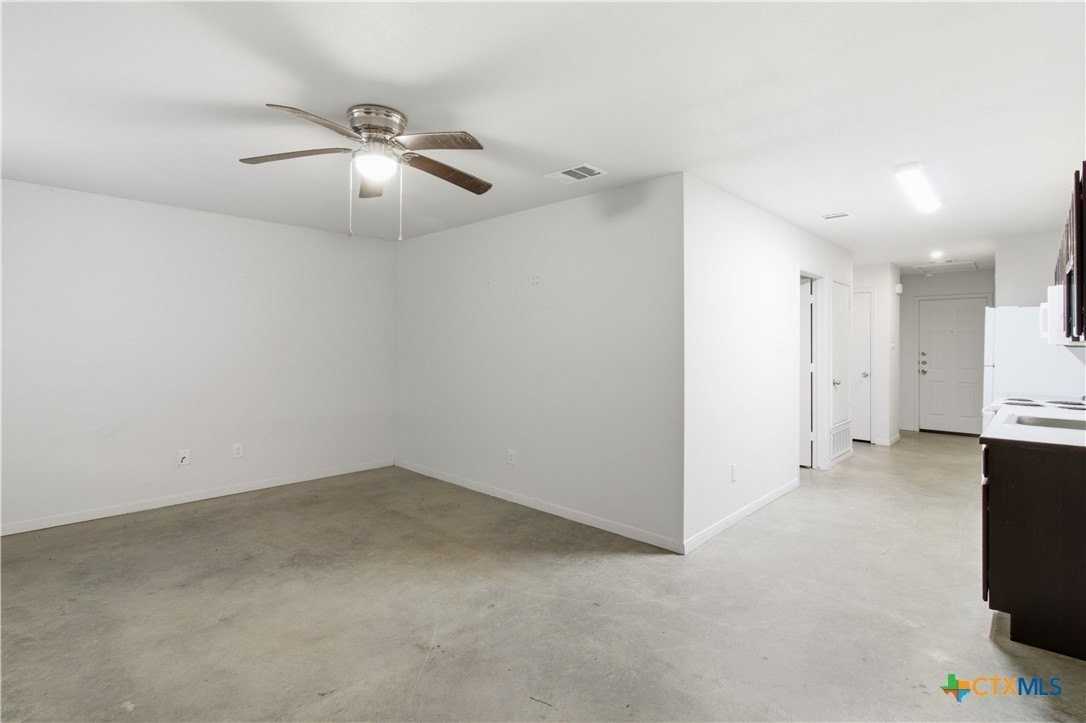 912 S 6th St #B - Photo 4 of 16