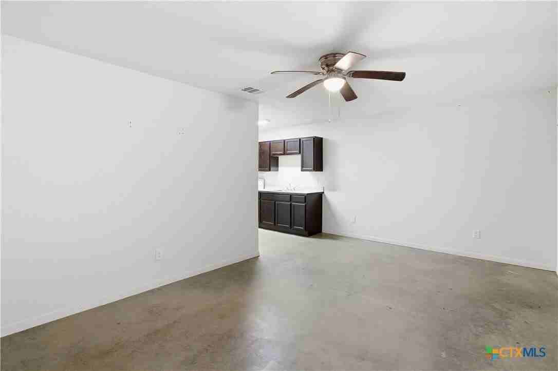 912 S 6th St #B - Photo 6 of 16