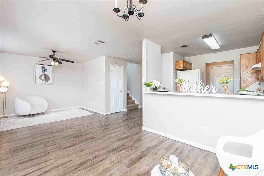 402 Deloris Dr - Photo 3 of 20