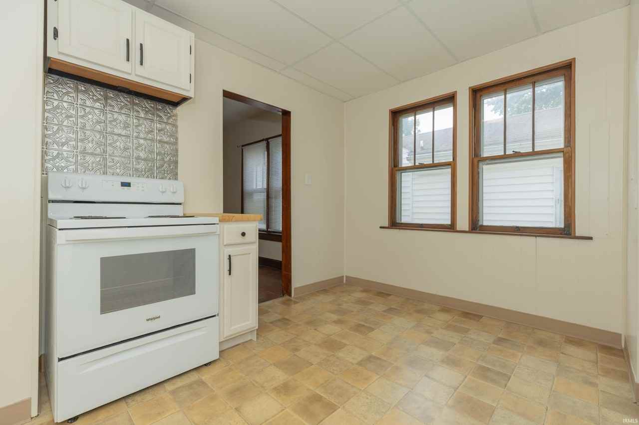 1910 N Weinbach Ave - Photo 3 of 22