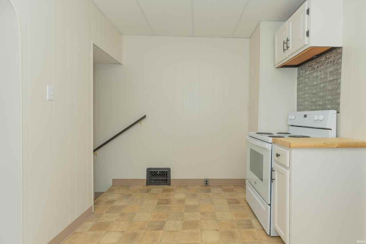 1910 N Weinbach Ave - Photo 4 of 22