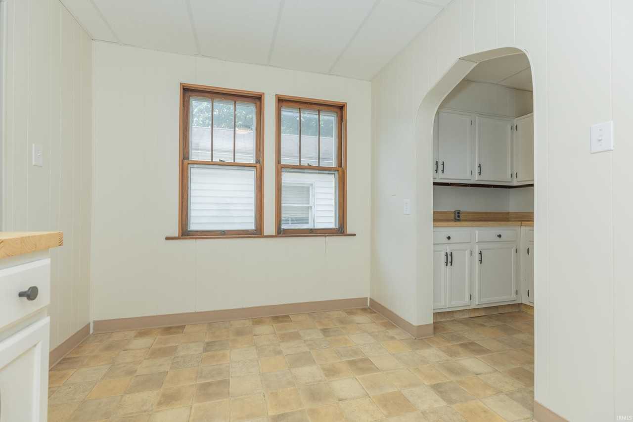 1910 N Weinbach Ave - Photo 7 of 22