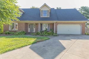 featured image of 2939 Woodside Ct