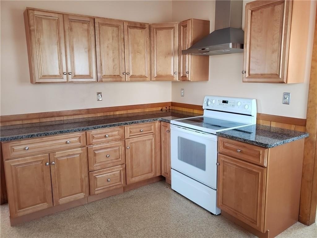 40 E Barrows St #2 - Photo 2 of 18