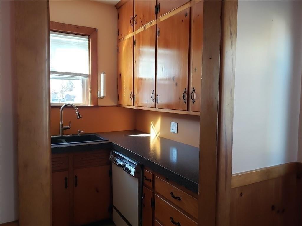 40 E Barrows St #2 - Photo 3 of 18