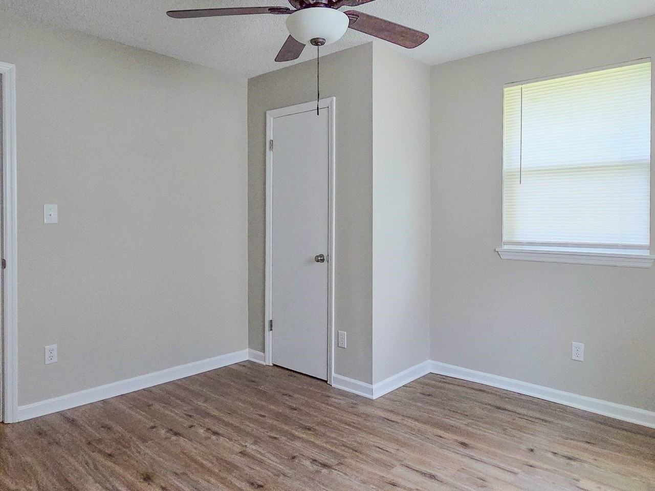 707 Dent St - Photo 3 of 13