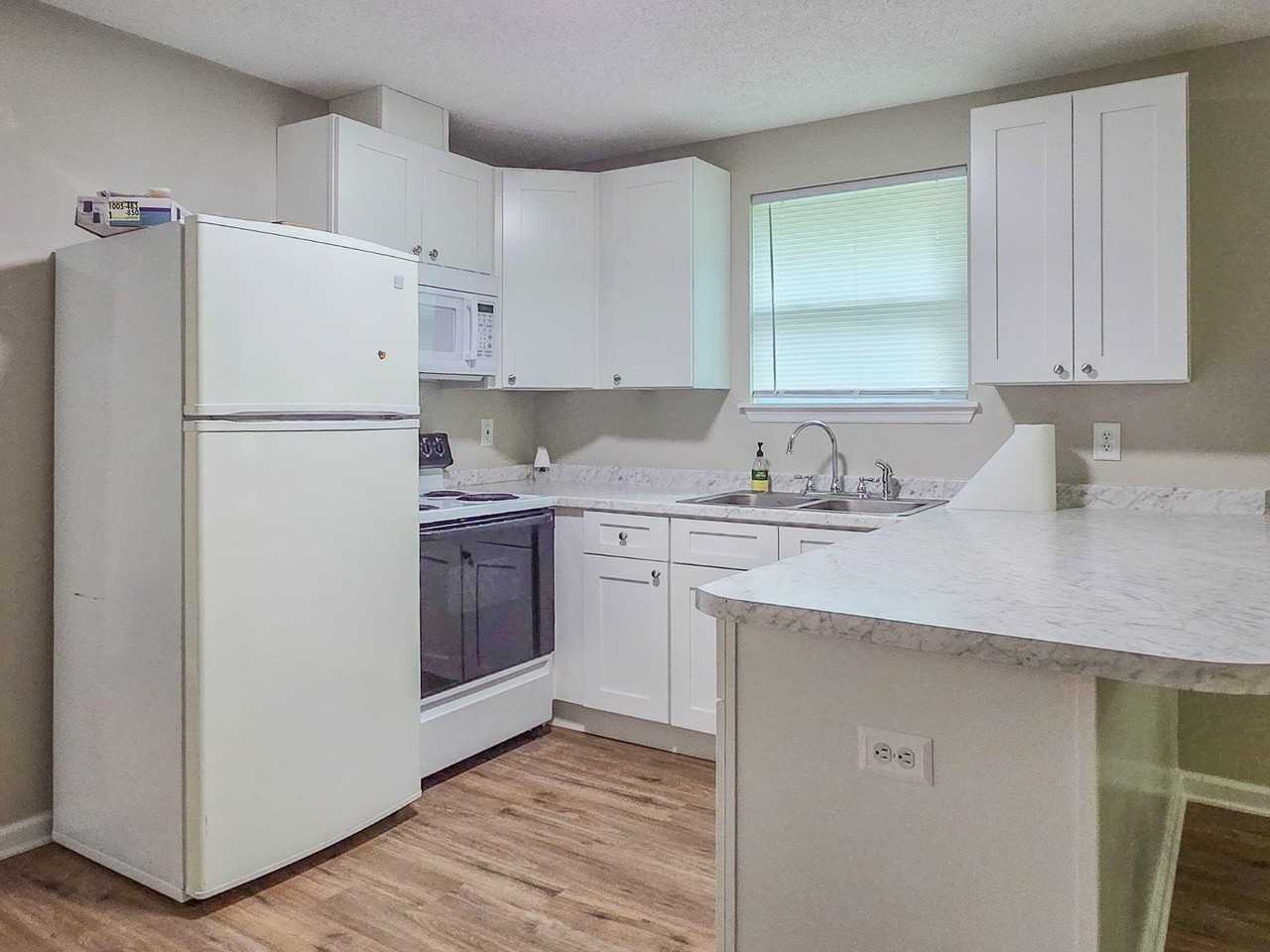 707 Dent St - Photo 6 of 13