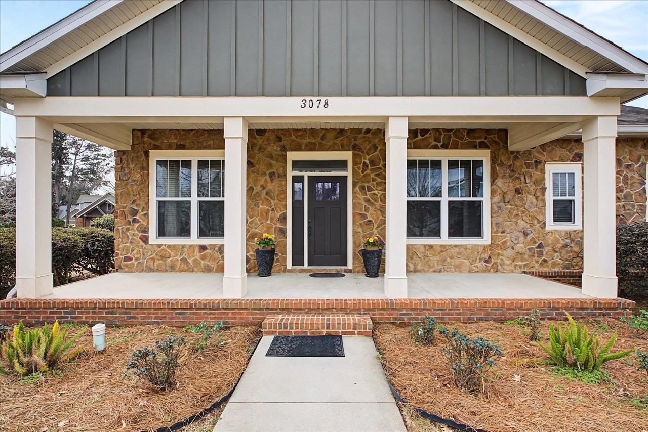3078 Dickinson Dr - Photo 2 of 50
