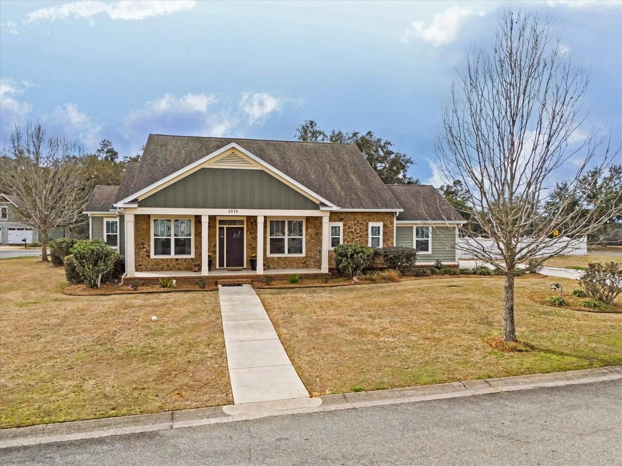 3078 Dickinson Dr - Photo 3 of 50