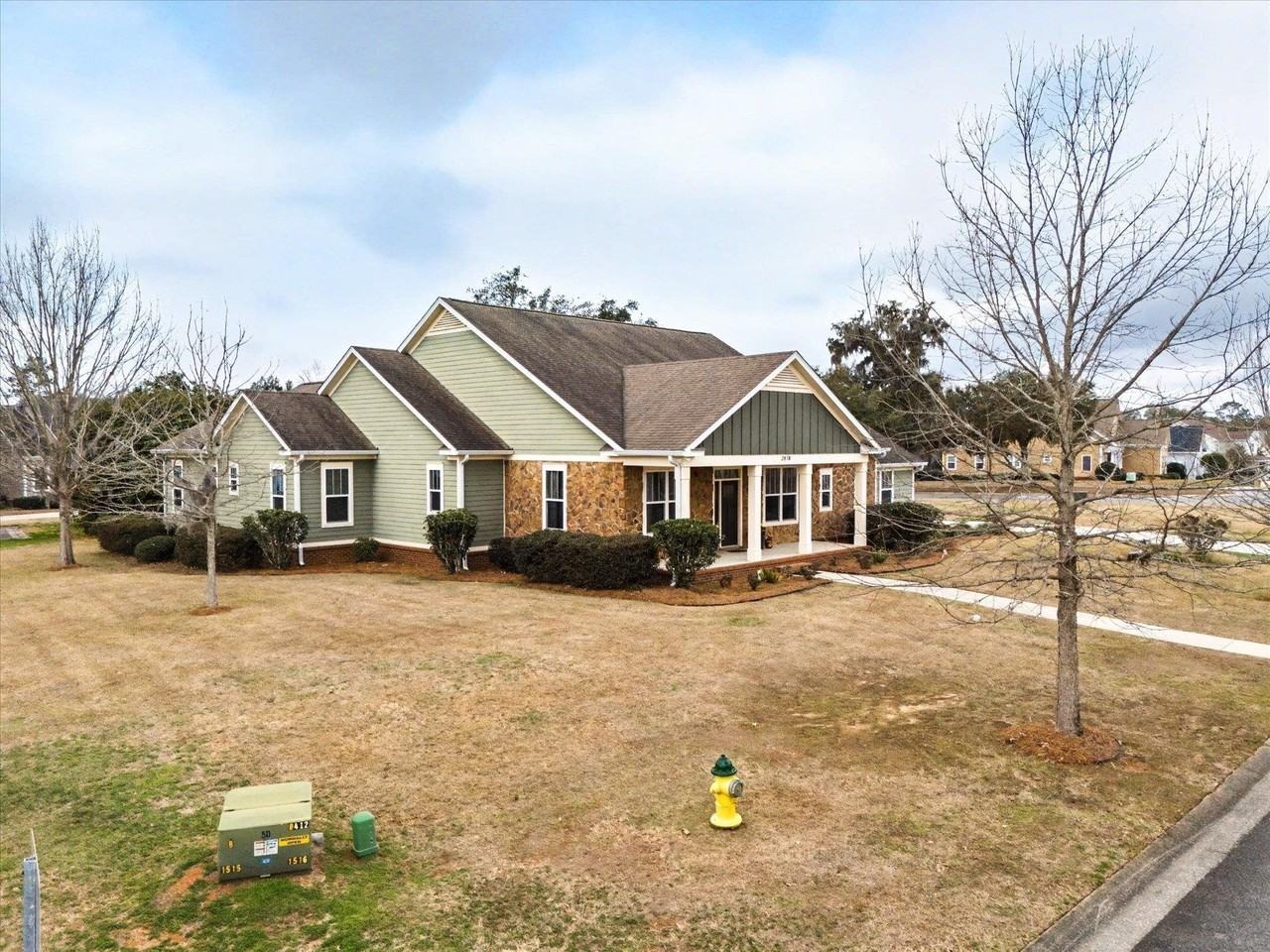 3078 Dickinson Dr - Photo 6 of 50