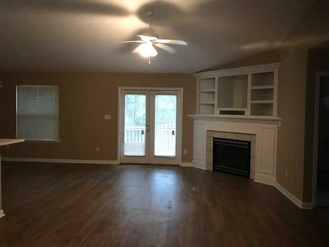 2810 Dumont Dr - Photo 3 of 14