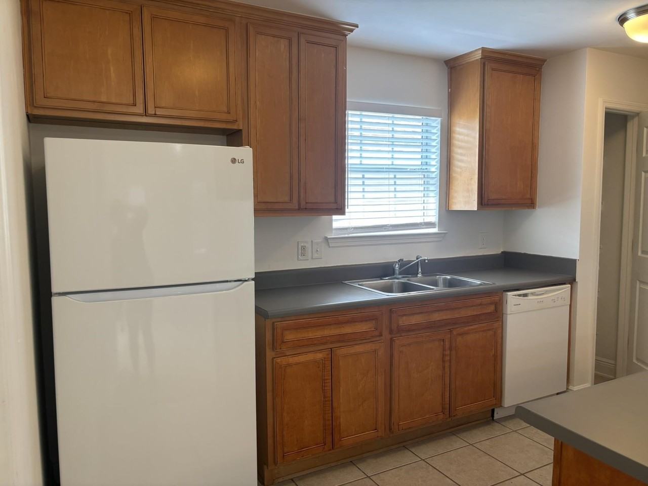 3326 Golden Rain Dr - Photo 6 of 22