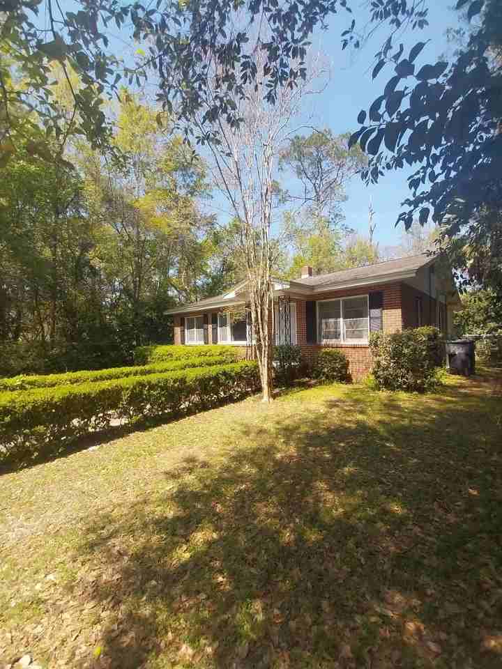1428 Charlotte St - Photo 3 of 18