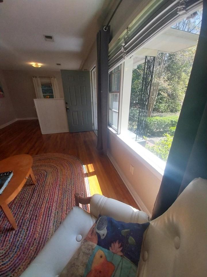 1428 Charlotte St - Photo 4 of 18