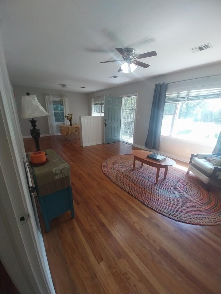 1428 Charlotte St - Photo 5 of 18