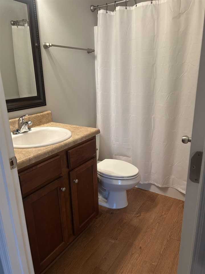 1929 Durham Ave - Photo 4 of 10
