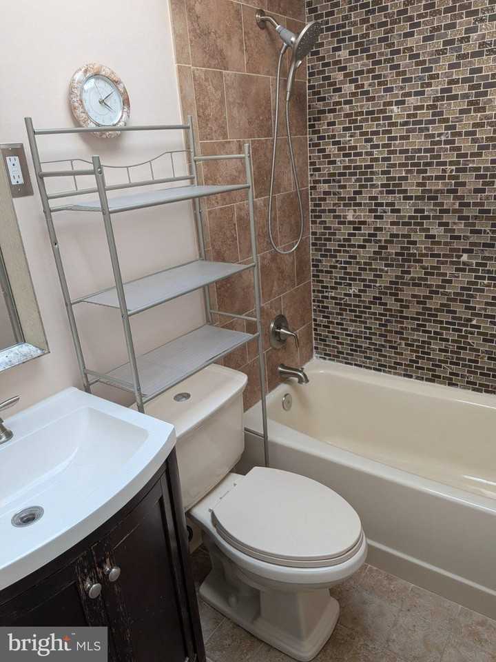 1249 Farragut Pl Ne - Photo 6 of 9