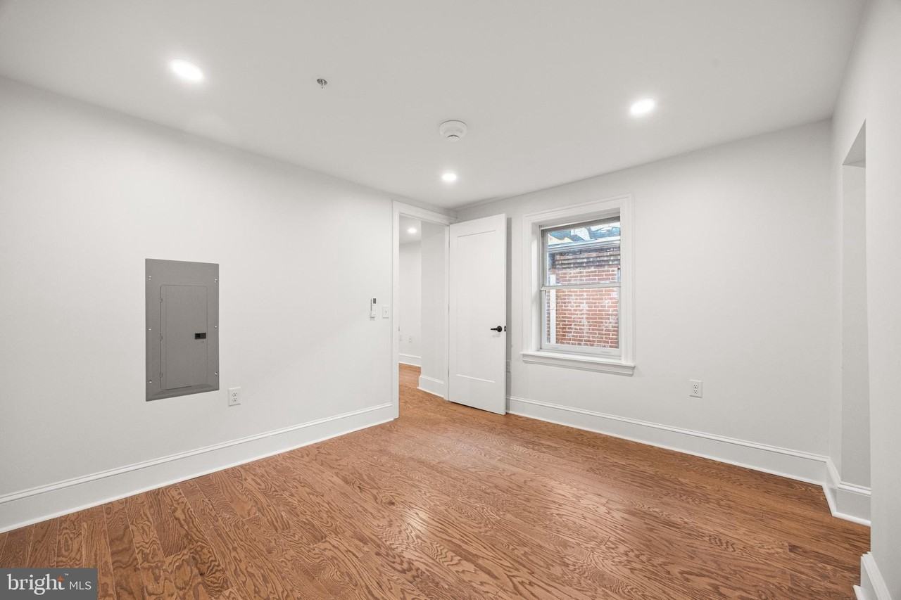 845 N Tatnall St #201 - Photo 4 of 8