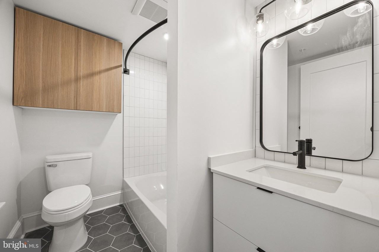 845 N Tatnall St #201 - Photo 6 of 8