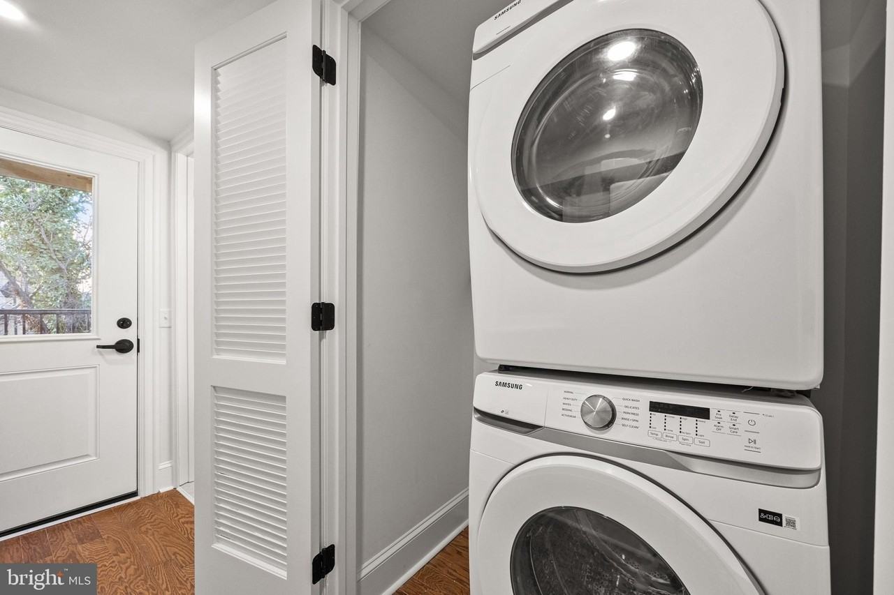 845 N Tatnall St #201 - Photo 7 of 8