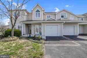 featured image of 297 Lakeside Dr #71D