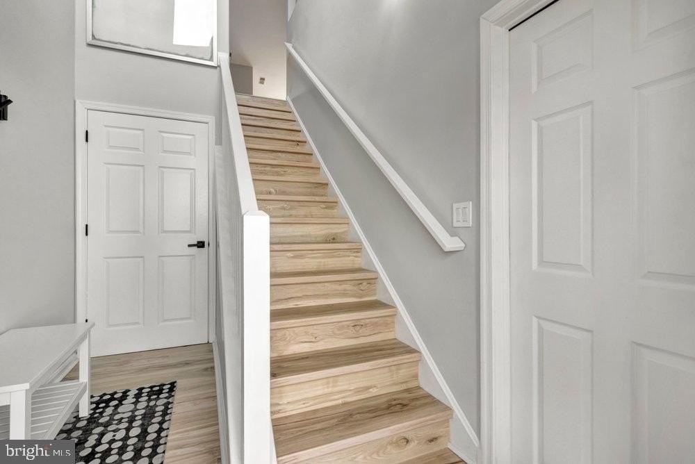 297 Lakeside Dr #71D - Photo 4 of 26