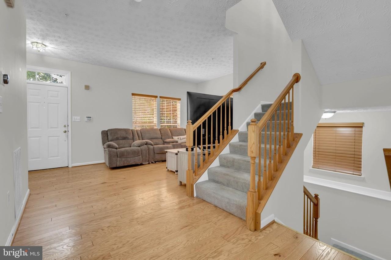 8336 Finchleigh St - Photo 7 of 42