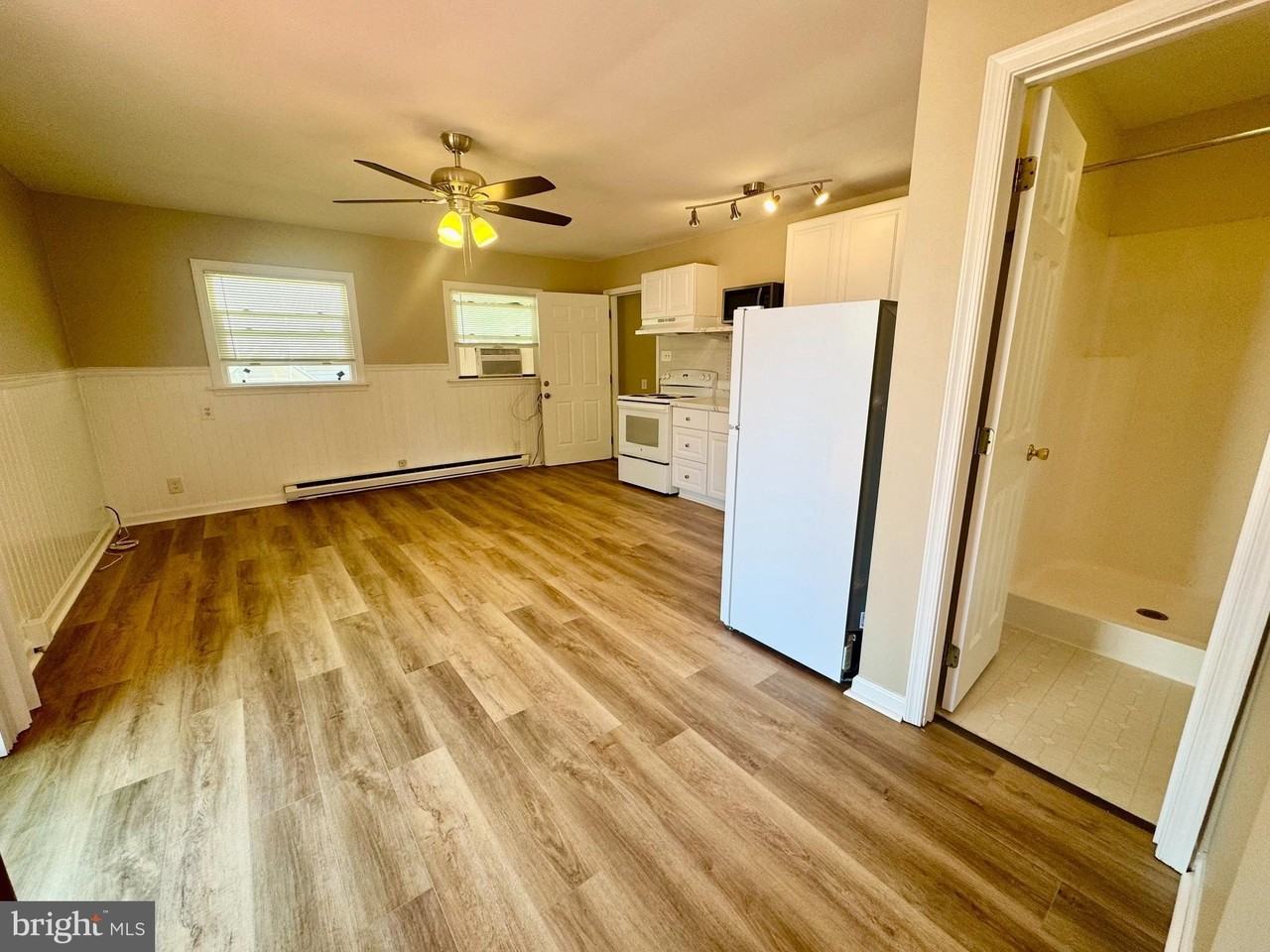 4740 Frederick Ave - Photo 6 of 23