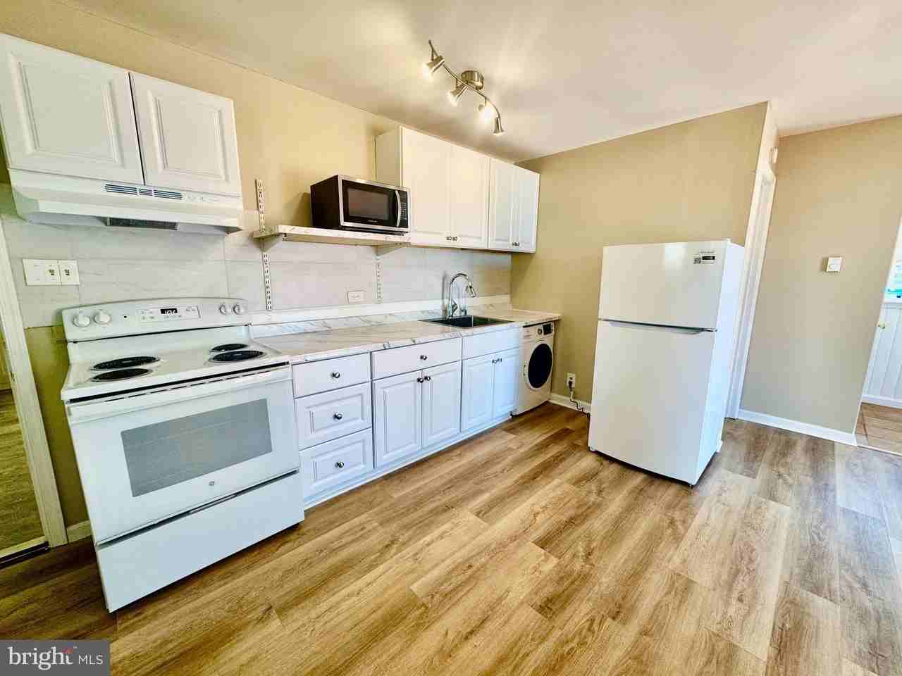 4740 Frederick Ave - Photo 7 of 23