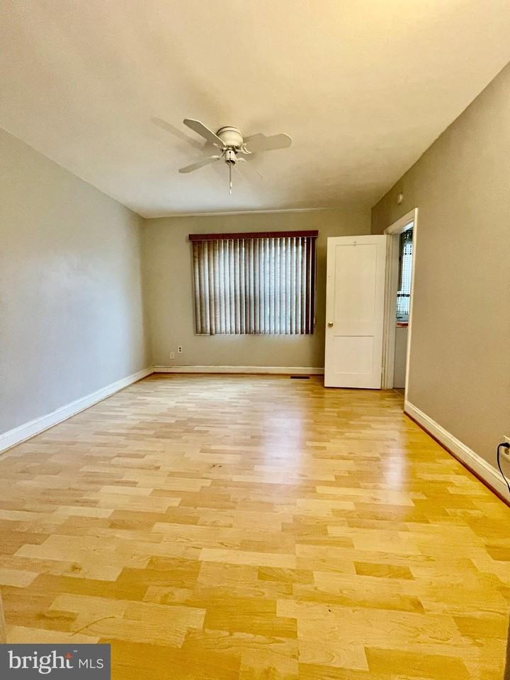 2914 Clearview Ave #1 - Photo 6 of 14