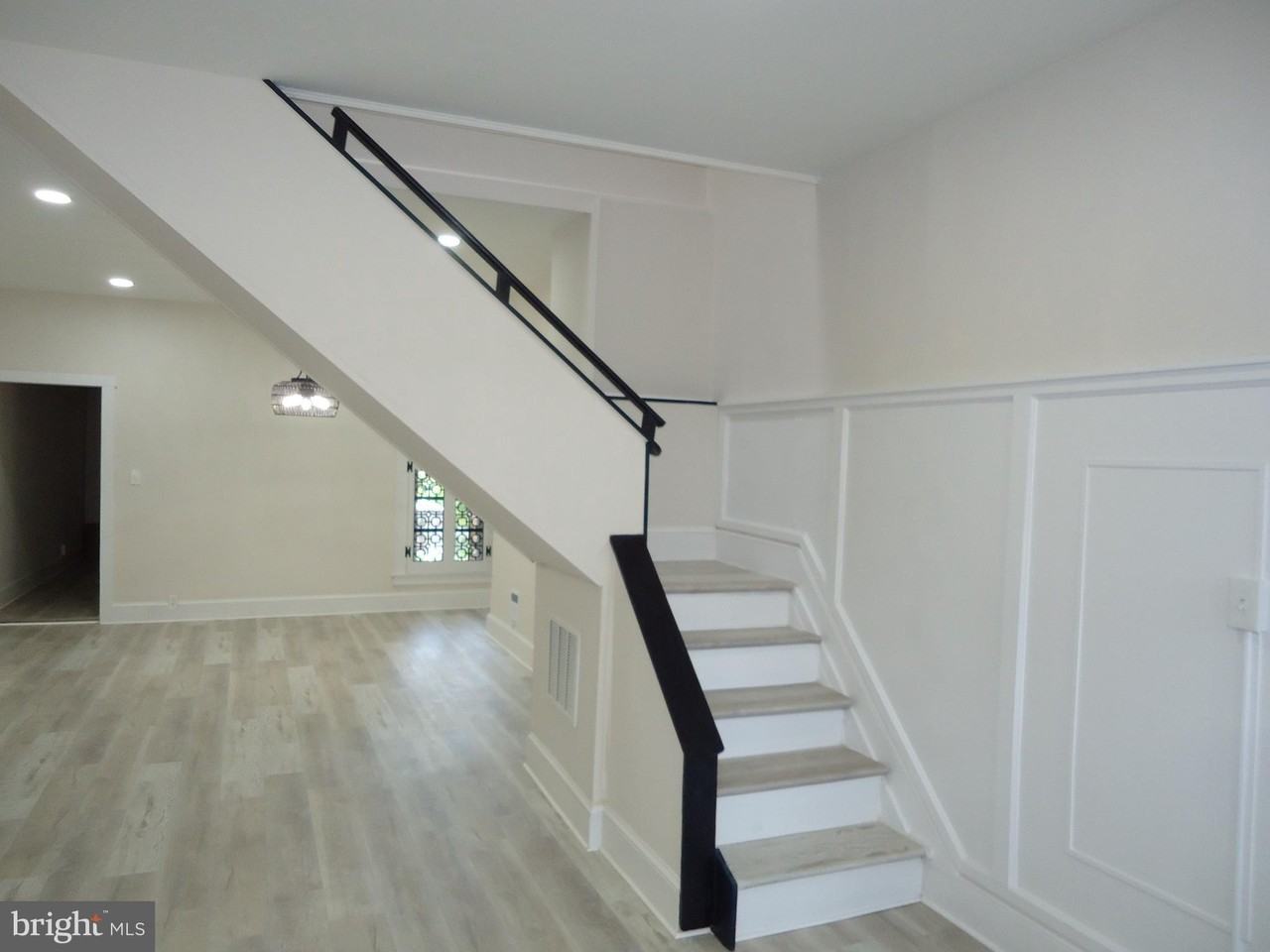 2807 Clifton Ave - Photo 6 of 35