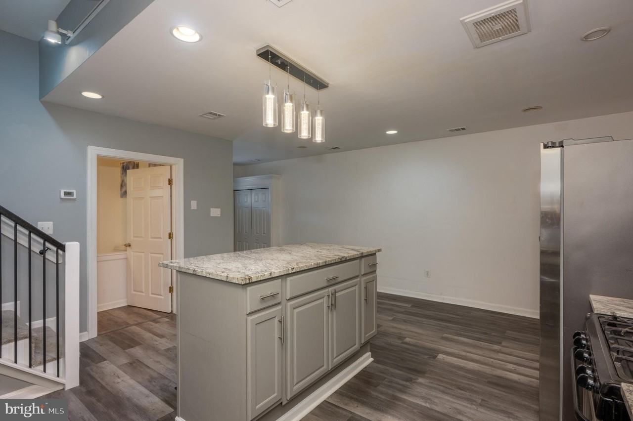 4616 Curtis Ave #B - Photo 5 of 15