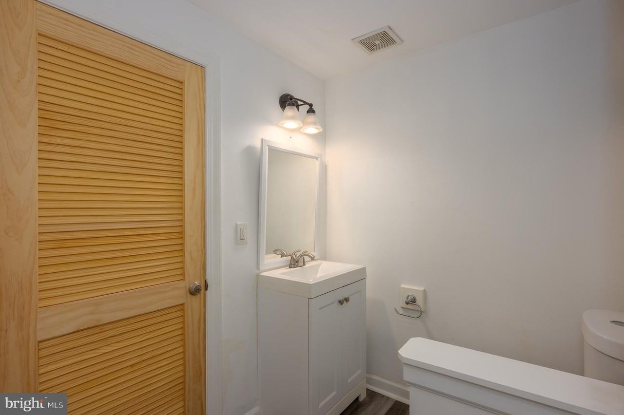 4616 Curtis Ave #B - Photo 6 of 15