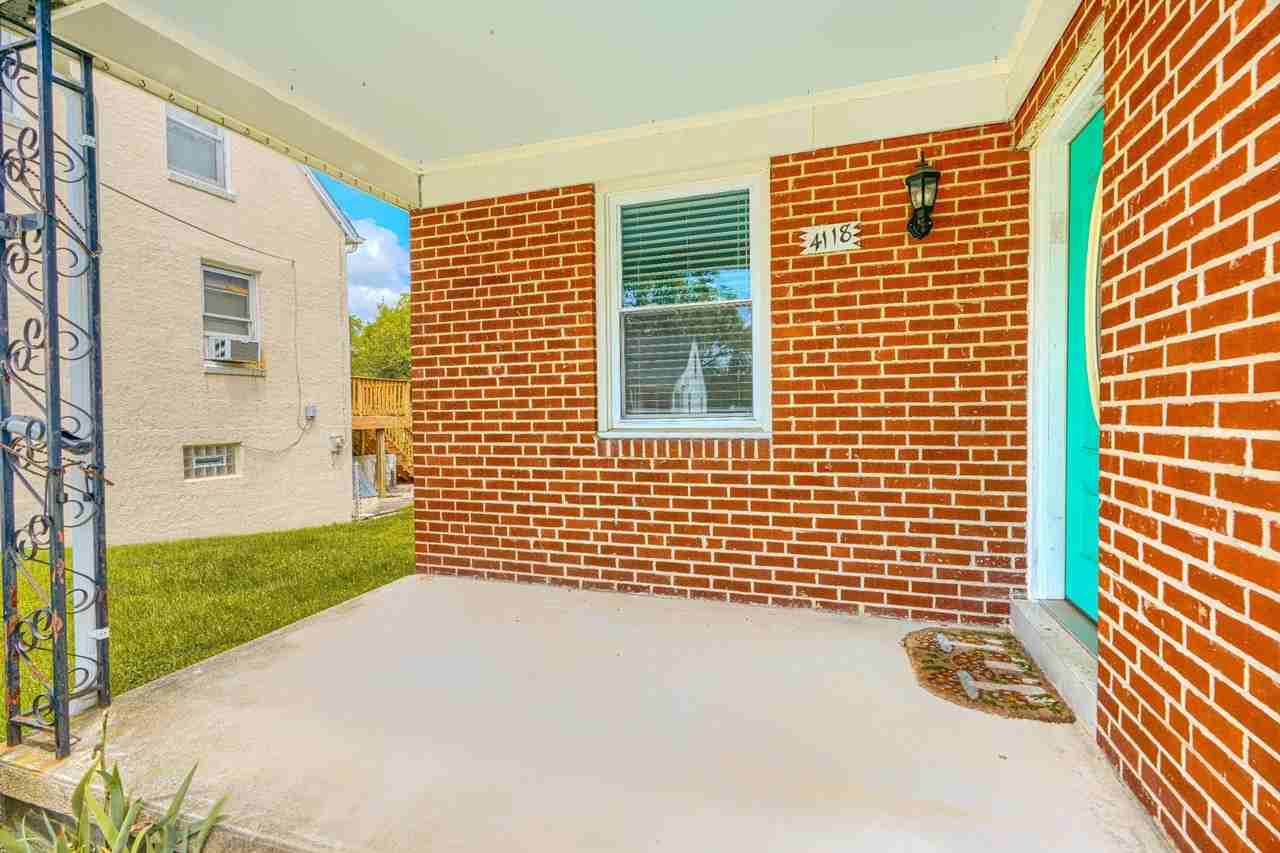 4118 Slater Ave - Photo 3 of 30