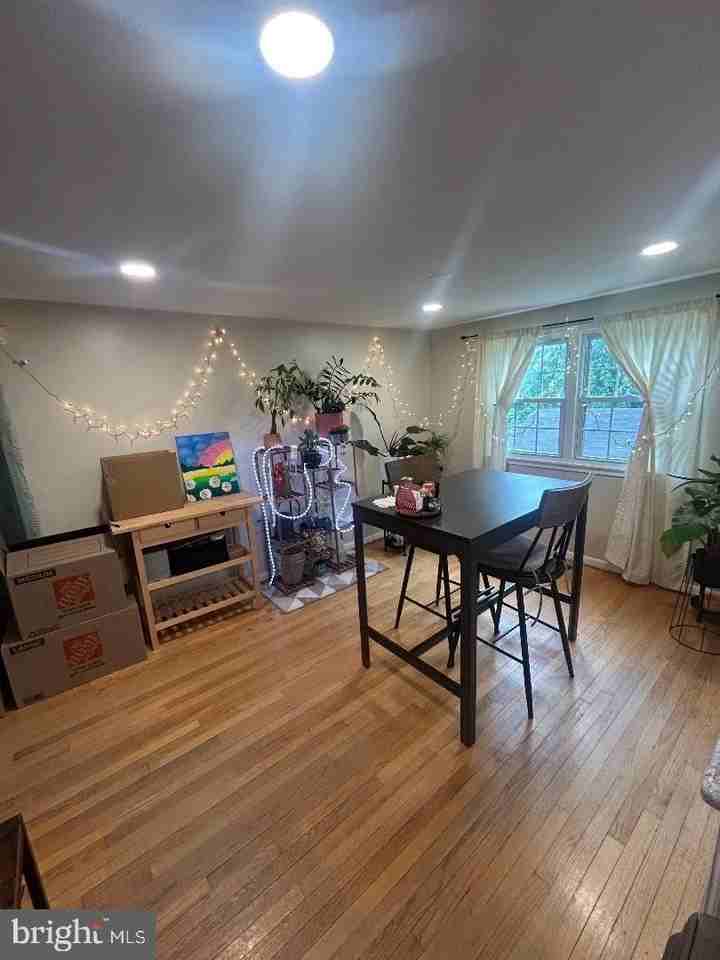1027 Grovehill Rd - Photo 2 of 11