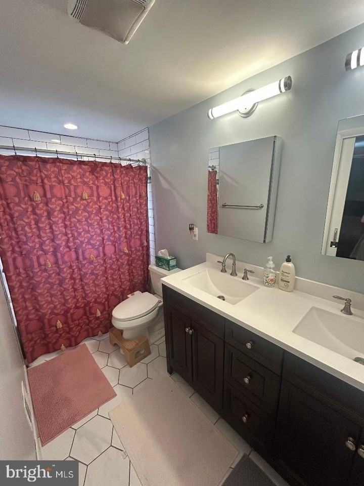 1027 Grovehill Rd - Photo 6 of 11