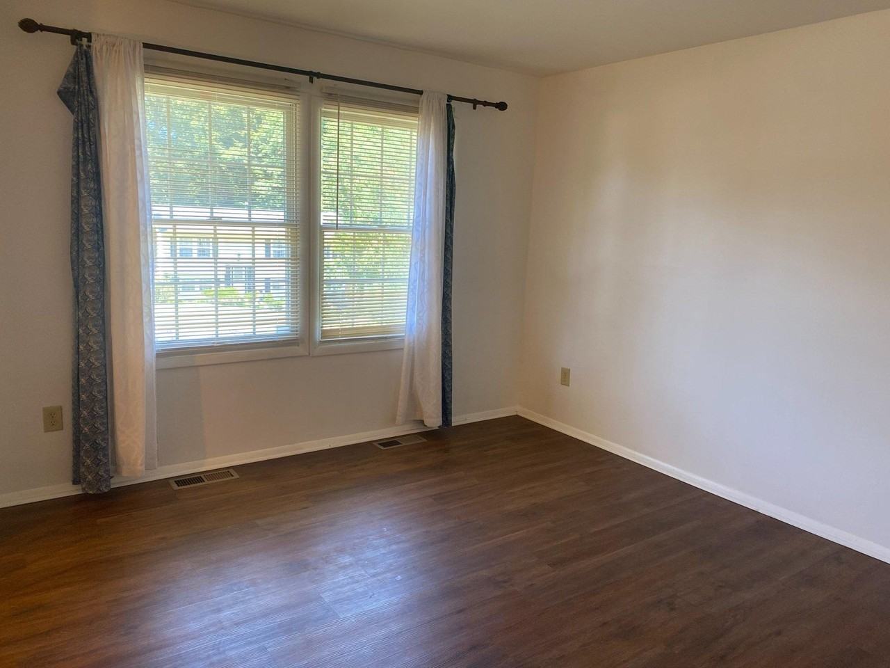 2338 Woodberry Dr - Photo 2 of 19