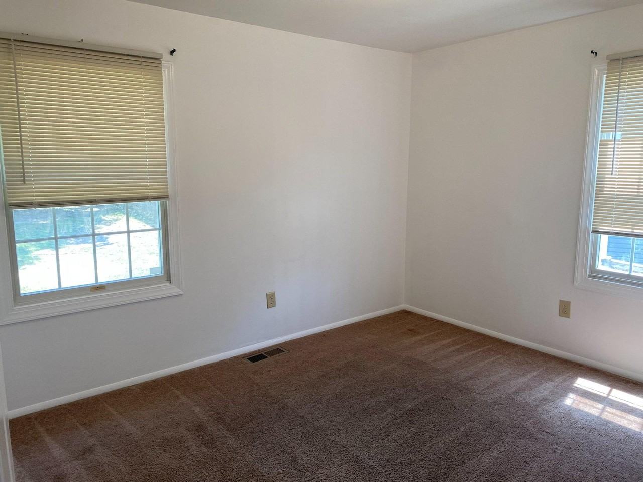 2338 Woodberry Dr - Photo 7 of 19