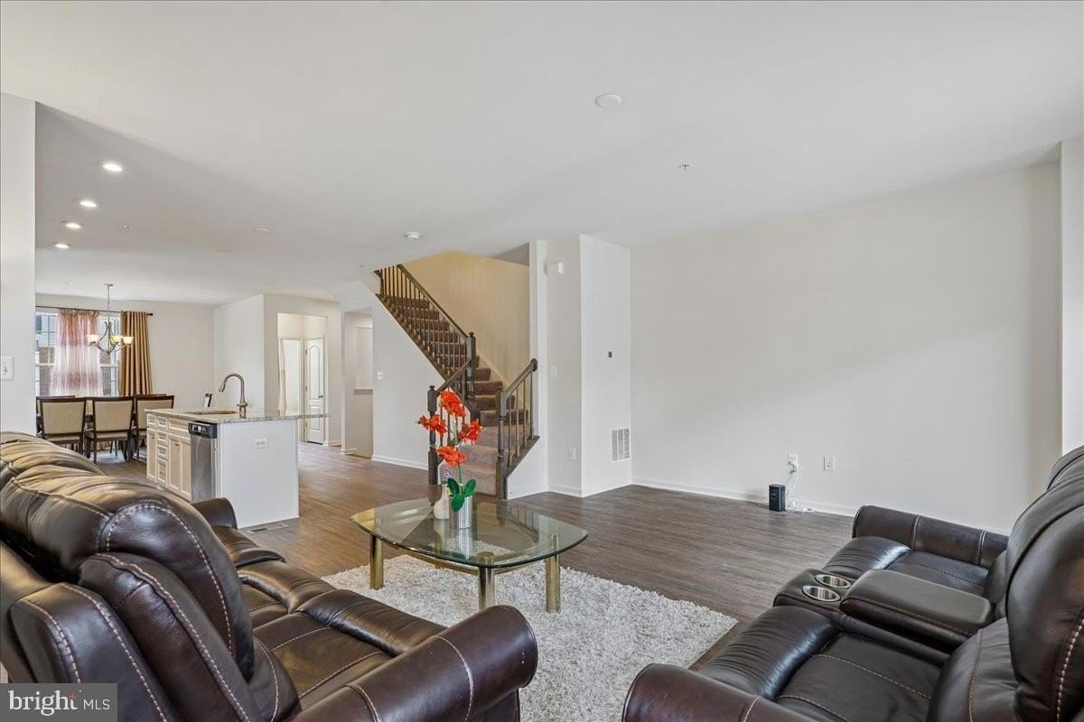 8467 Randell Ridge Rd - Photo 7 of 49